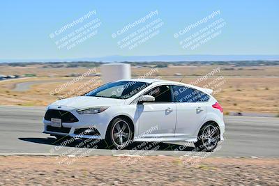 media/Oct-18-2025-Extreme Speed (Sat) [[d6d7e1fef1]]/Group 4 Orange/Session 2 (Turn 3)/